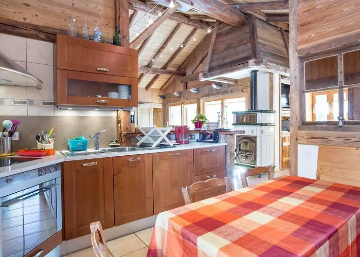 Facing Mont Blanc شامونكس